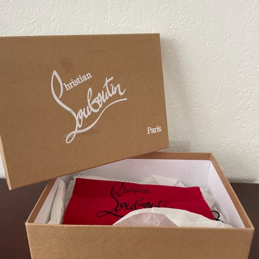 Christian Louboutin ‘So Kate’ Heel - Picture 9 of 10